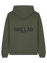 Lade das Bild in den Galerie-Viewer, ONÉ LÅB HOODIE KHAKI