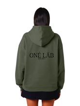 Lade das Bild in den Galerie-Viewer, ONÉ LÅB HOODIE KHAKI