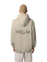 Lade das Bild in den Galerie-Viewer, ONÉ LÅB HOODIE  STONE
