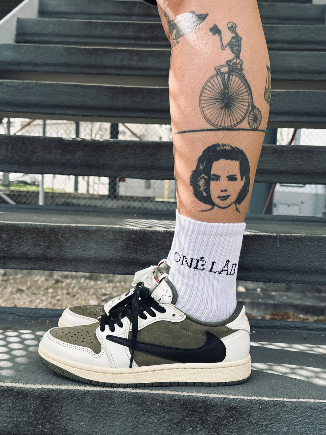 ONÉ LÅB SOCKS (side)