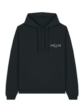 Lade das Bild in den Galerie-Viewer, ONÉ LÅB HOODIE  BLACK rechts
