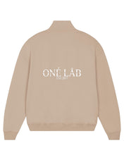 Lade das Bild in den Galerie-Viewer, ONÉ LÅB SWEATER MIT REISSVERSCHLUSS I DUST

