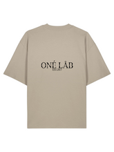 Lade das Bild in den Galerie-Viewer, ONÉ LÅB T-SHIRT STONE
