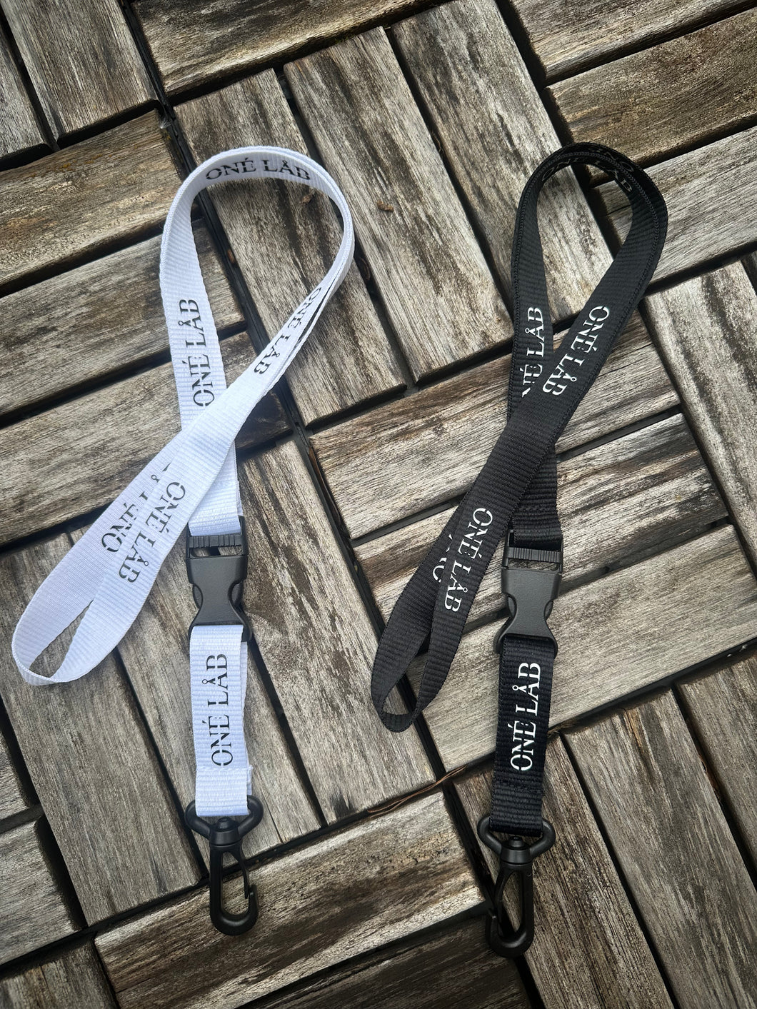 ONÉ LÅB LANYARD