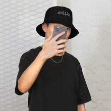 Lade das Bild in den Galerie-Viewer, BUCKET HAT / BEIDSEITIG TRAGBAR (WEITERE FARBEN)
